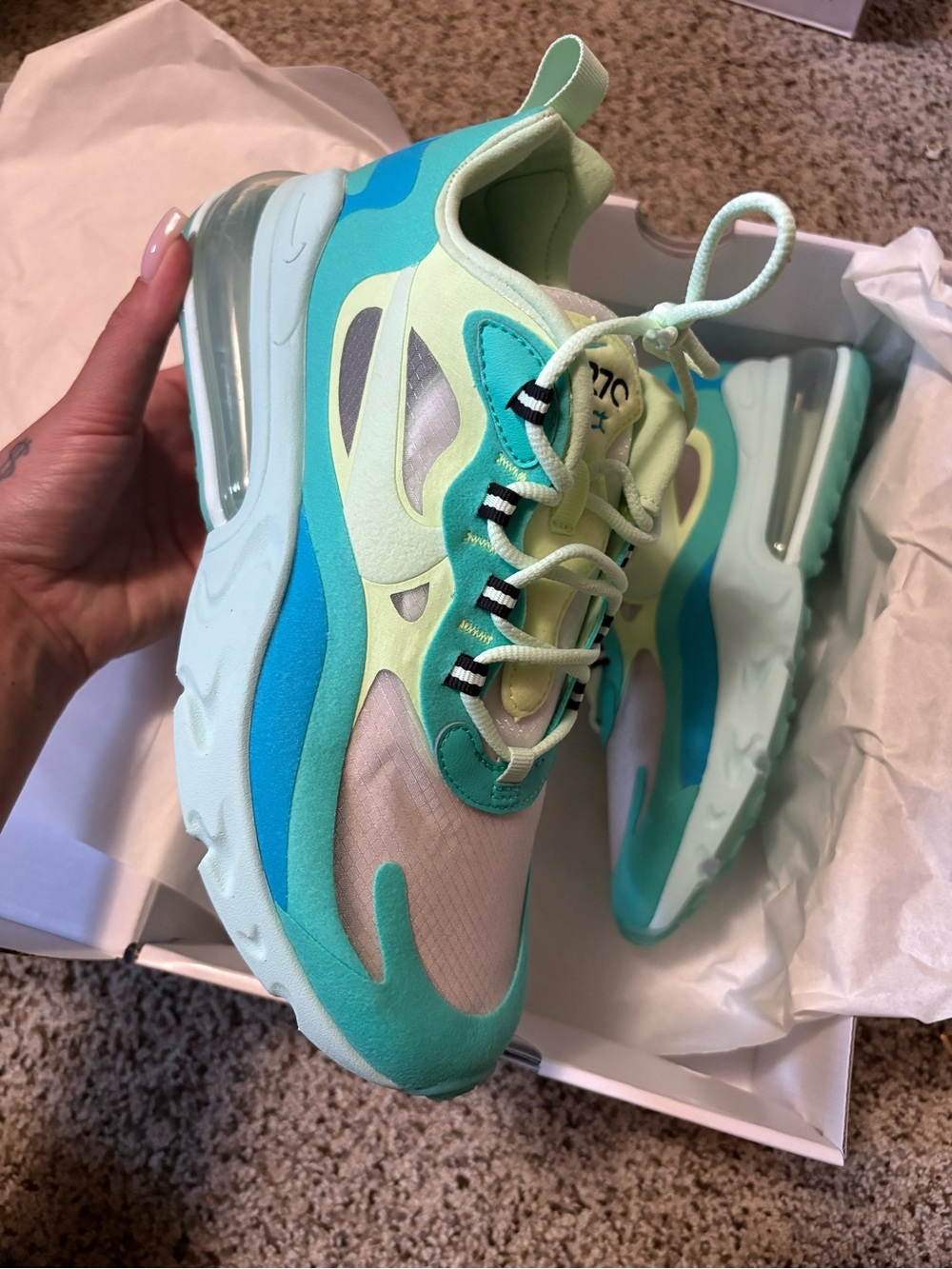 Nike Psychedelic Art Airmax 270 React - Picture 2 of 3